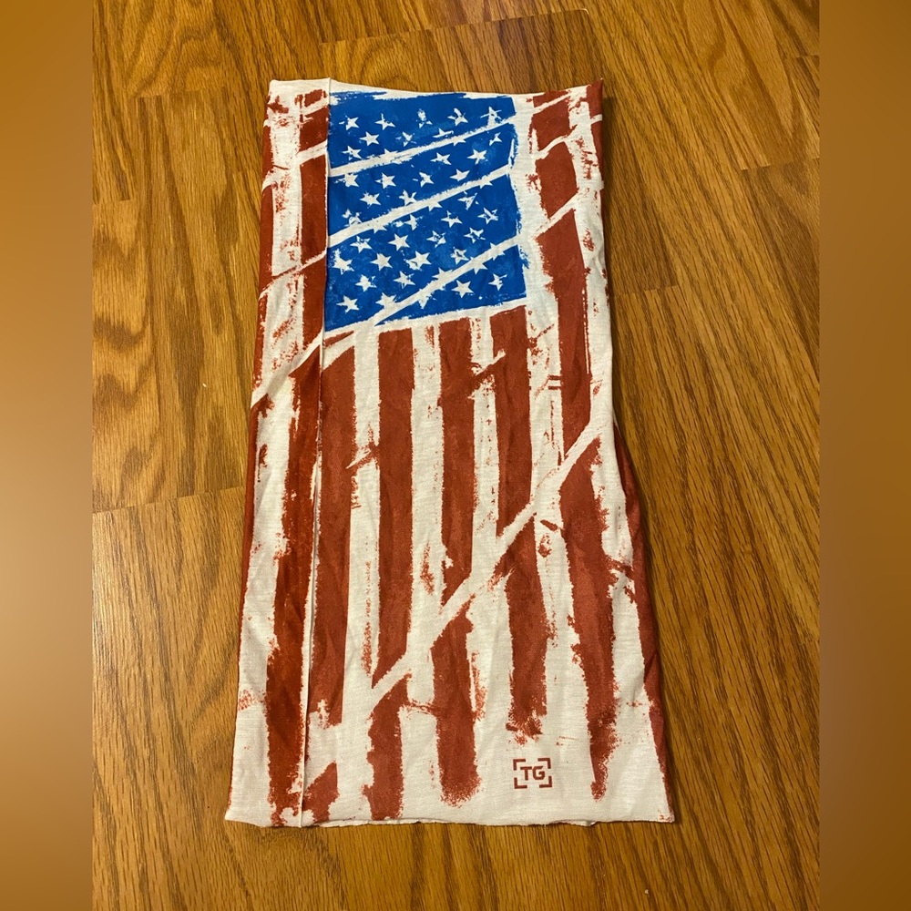 4 New American flag face covering gator masks